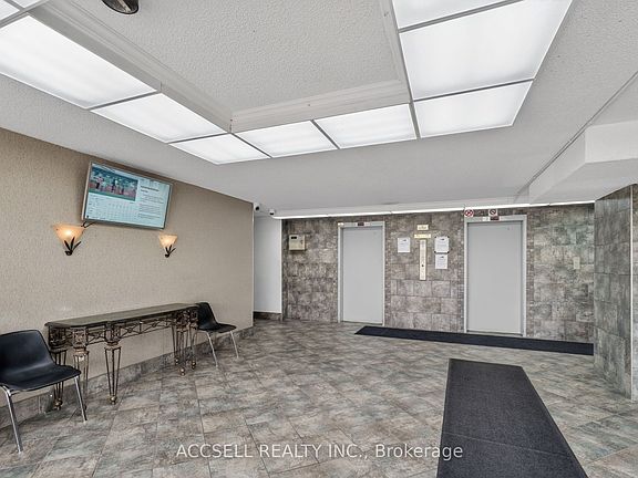 3rd image of 17 Knightsbridge Rd #1607
