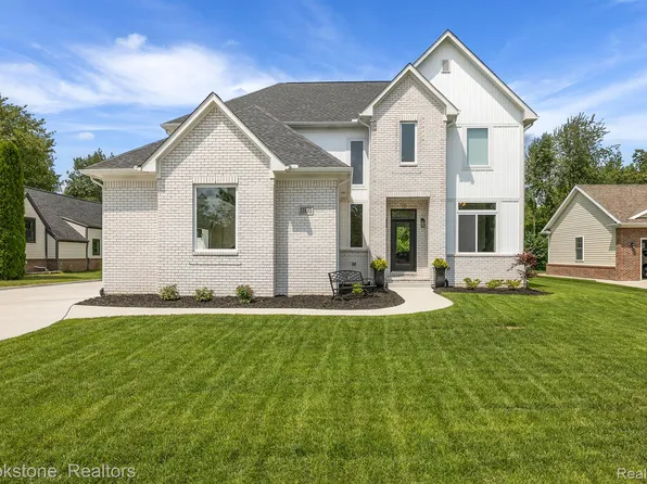 11871 Liberty Woods Dr, Washington, MI 48094