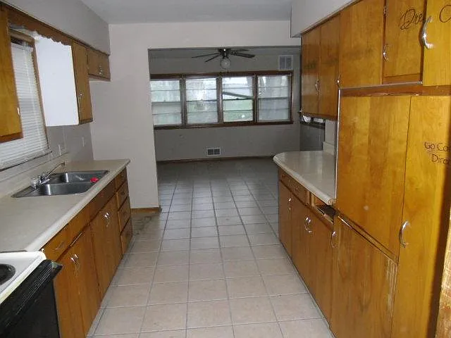 3735 Himebaugh Ave — Photo 2