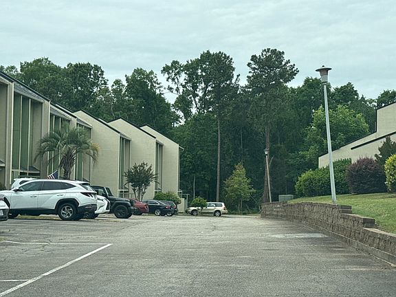 4th image of 408 Byron Pl