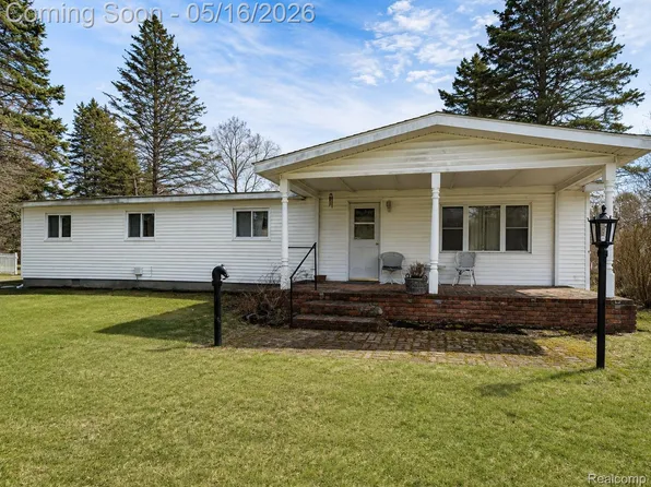 43625 Harris Rd, Belleville, MI 48111