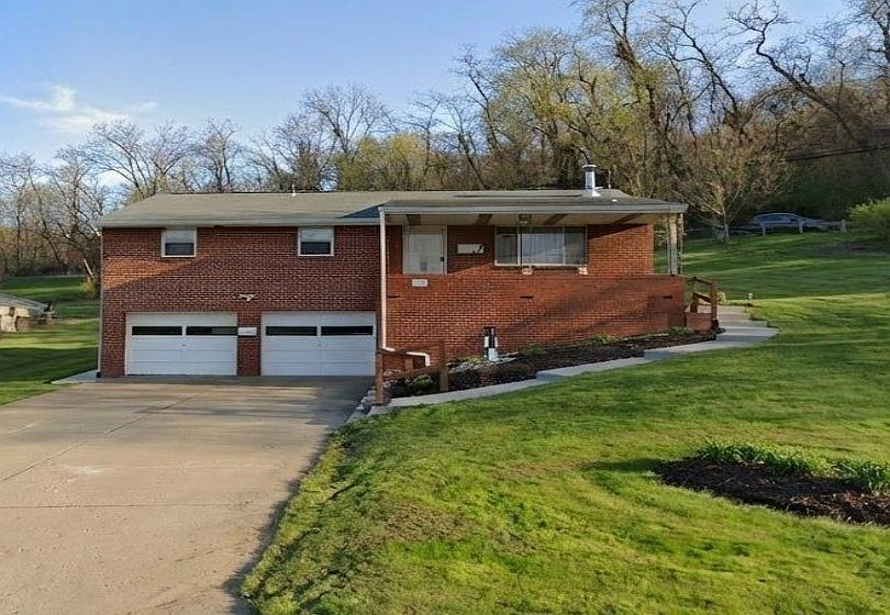 1st image of 100 Pinewood Dr