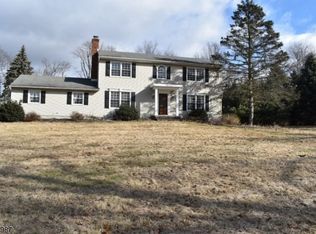 9 Running Hills Dr, Fredon, NJ 07860