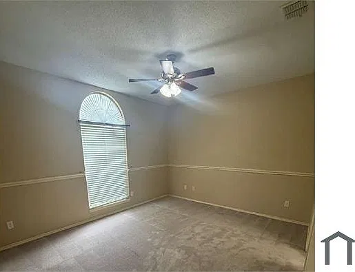 4 bed, 2100 sqft, $3,000 — Photo 1