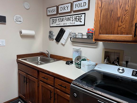 4th image of 4020 Aspen Drive