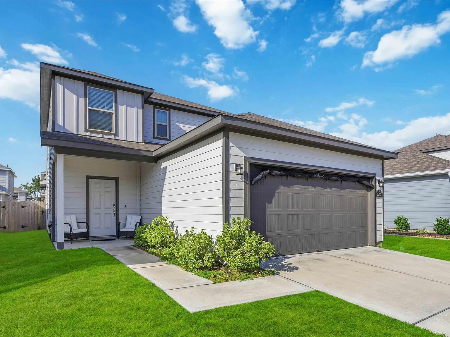 4 bed, 2.5 bath, 1965 sqft, $2,500 — Photo 2