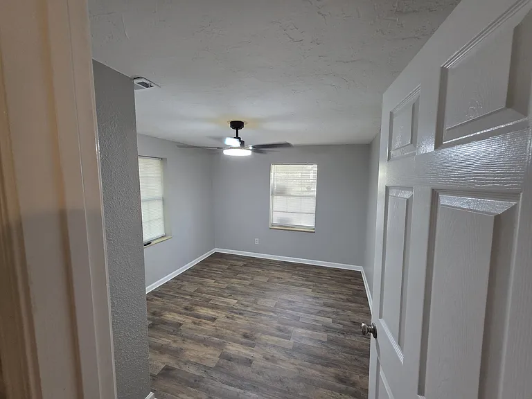 719 Price St — Photo 5