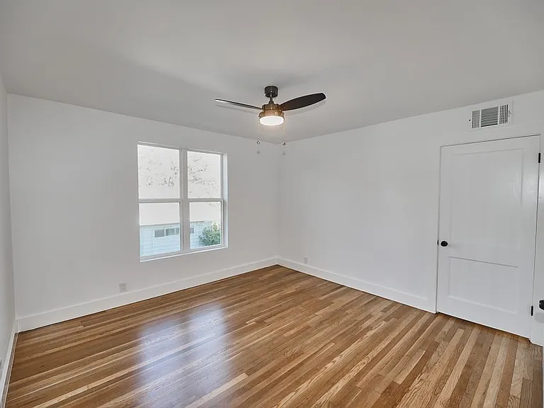 3300 Tom Green St #5 — Photo 13