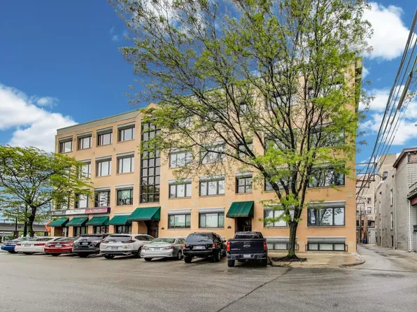 4751 N Artesian Ave APT 206, Chicago, IL 60625