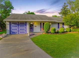 18 Bruce Ct, Germantown, OH 45327