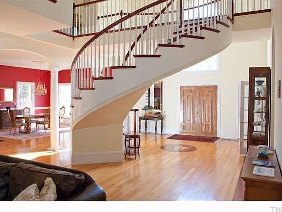 2nd image of 3817 Holly Springs Ct