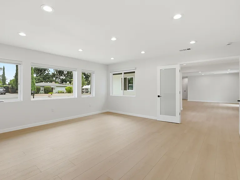 12548 Paseo Flores — Photo 9
