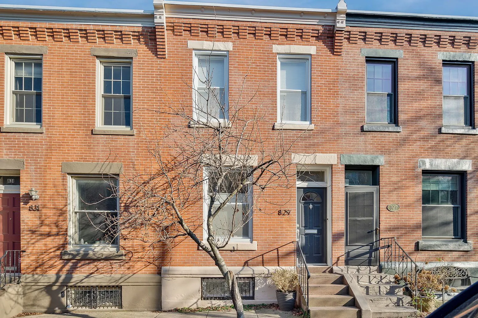829 N Taylor St photo 1