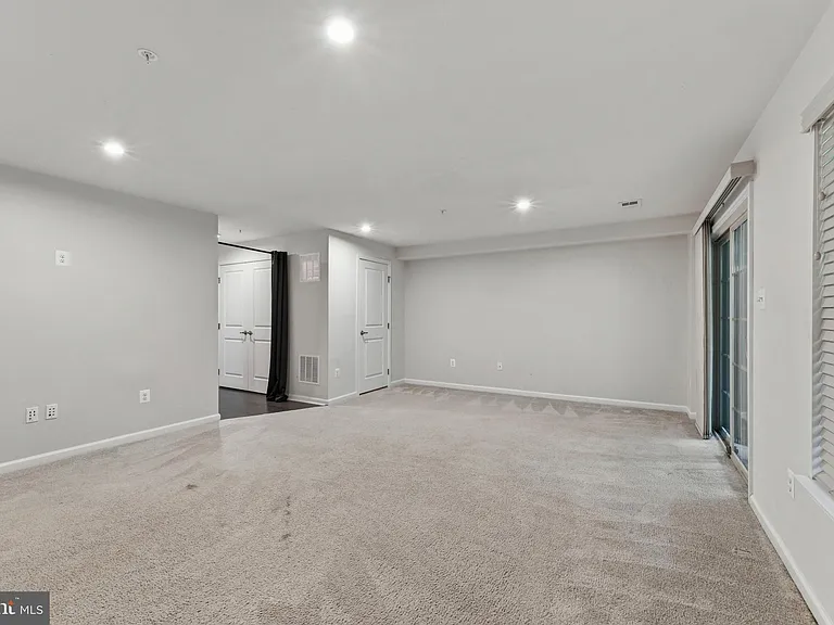 2720 Fredericksburg Rd — Photo 34