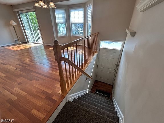 3rd image of 50 Pine St #J
