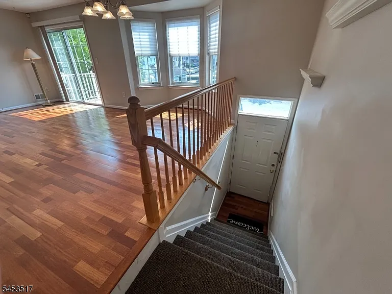 50 Pine St #J — Photo 3