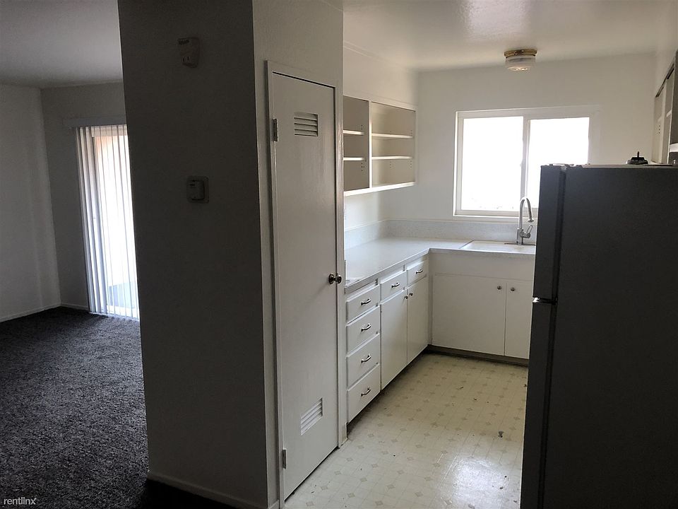 1890L Kitchen