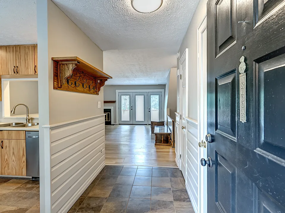 2710 Spinnaker Ct
