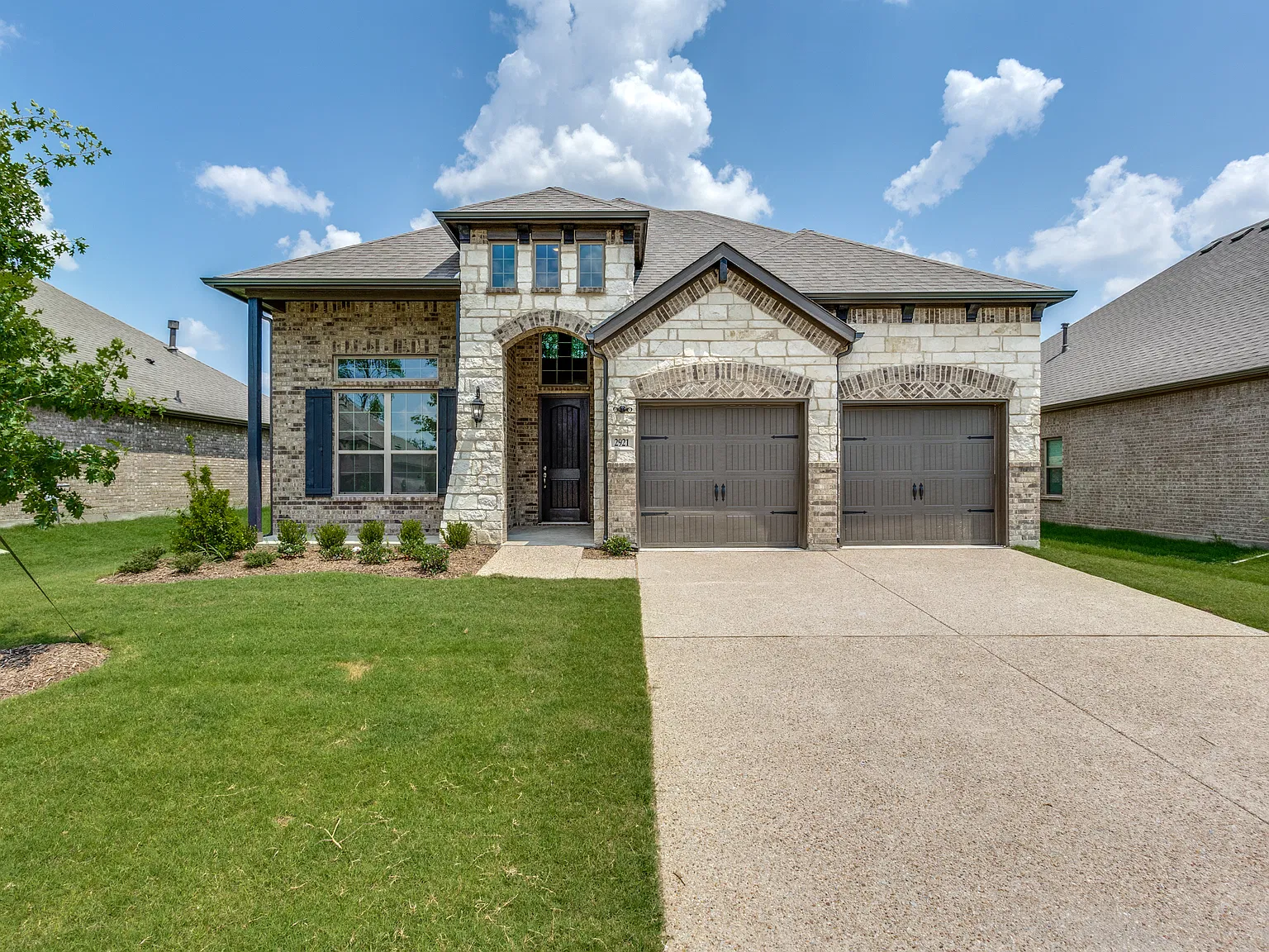 4 bed, 3.5 bath, 2576 sqft, $2,750 — Photo 2