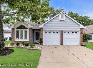 2240 S Chanticleer Ct, Toms River, NJ 08755