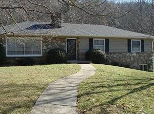 25 Woodcrest Rd, Asheville, NC 28804