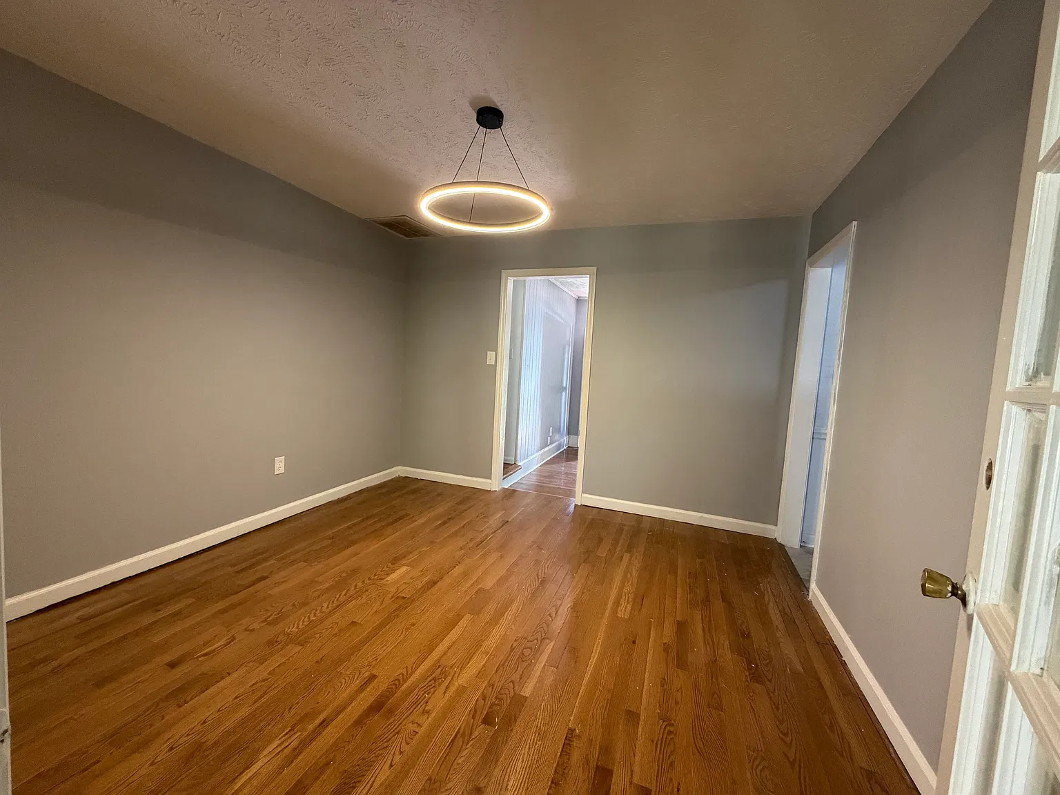 3 bed, 2366 sqft, $2,000 — Photo 2
