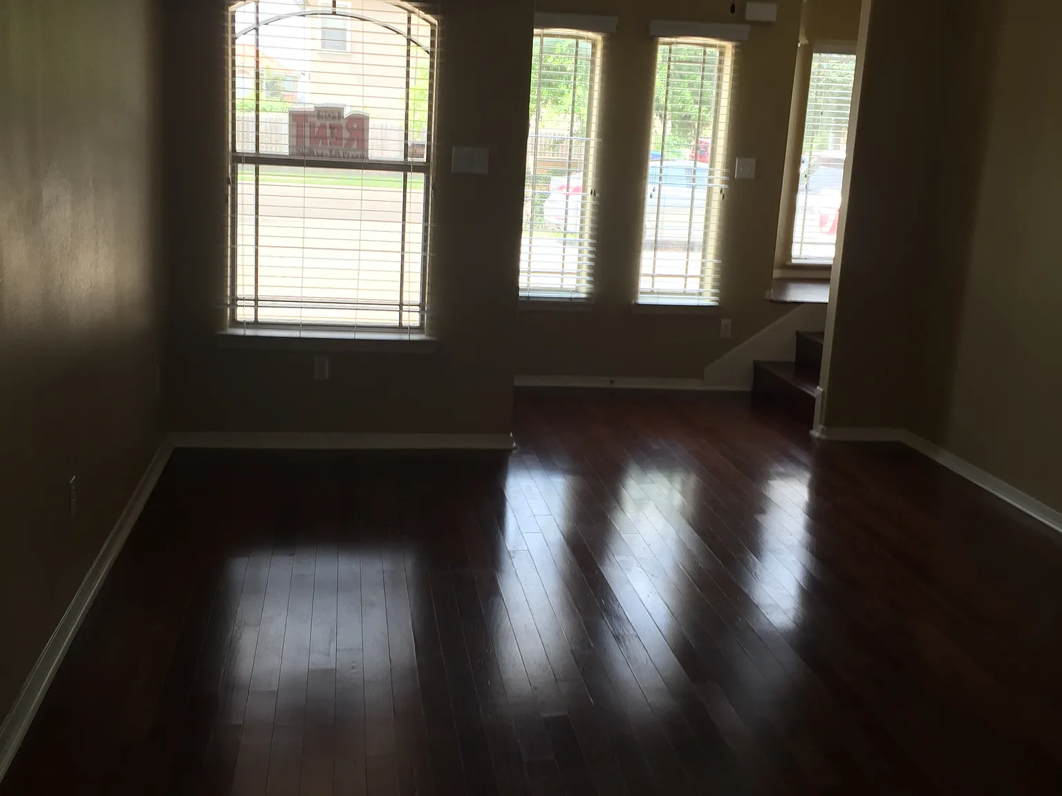 2 bed, 2.5 bath, 1100 sqft, $1,250 — Photo 2