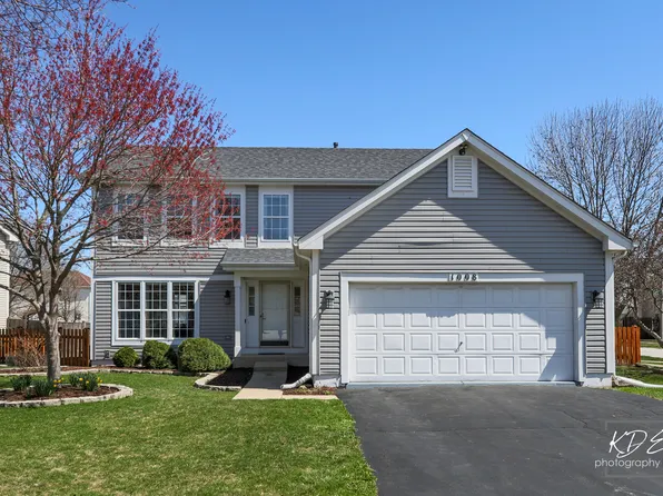 1008 Lakewood Cir, Naperville, IL 60540