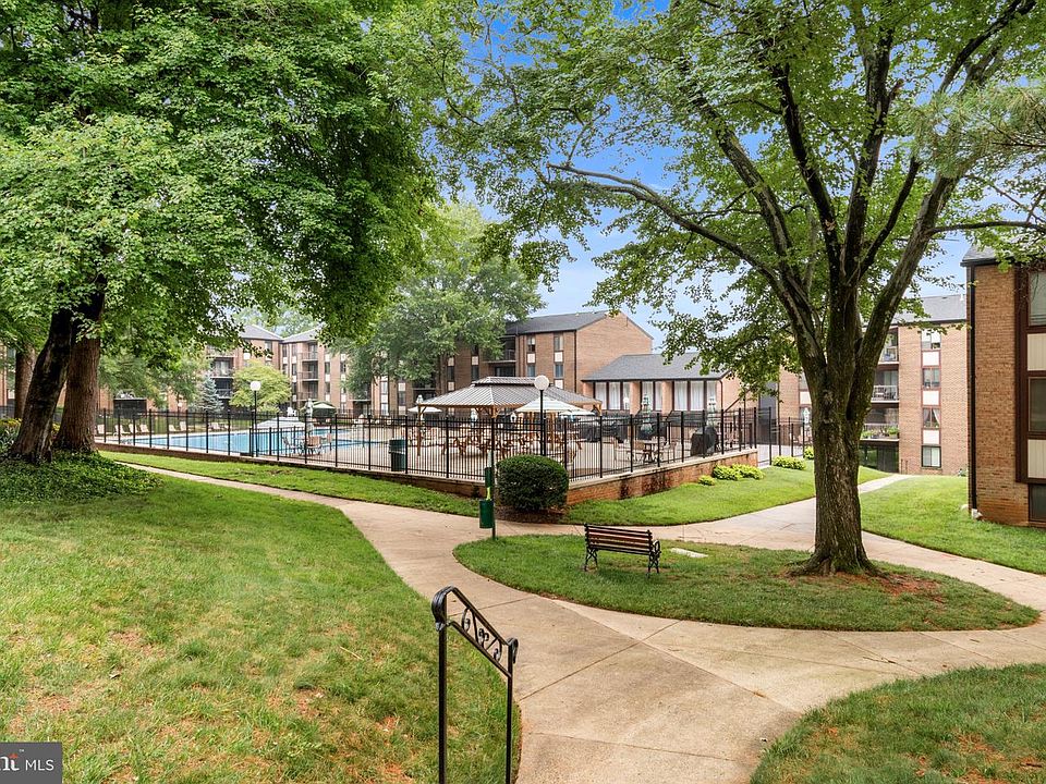 1st image of 9721 Kings Crown Ct APT 202