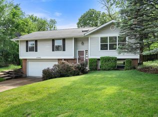 1541 Grant Rd, Saint Louis, MO 63119