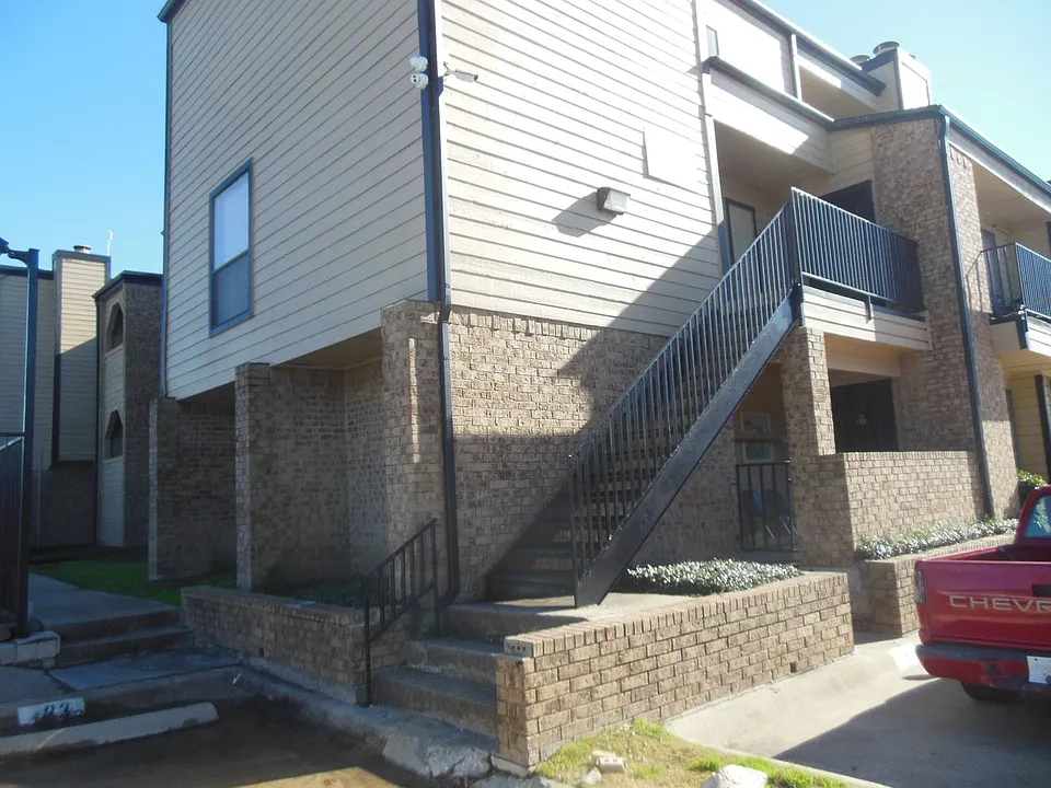 3022 Forest Ln #218