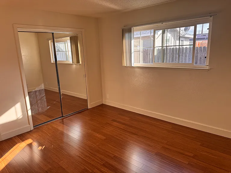 473 W Sunset Blvd — Photo 15