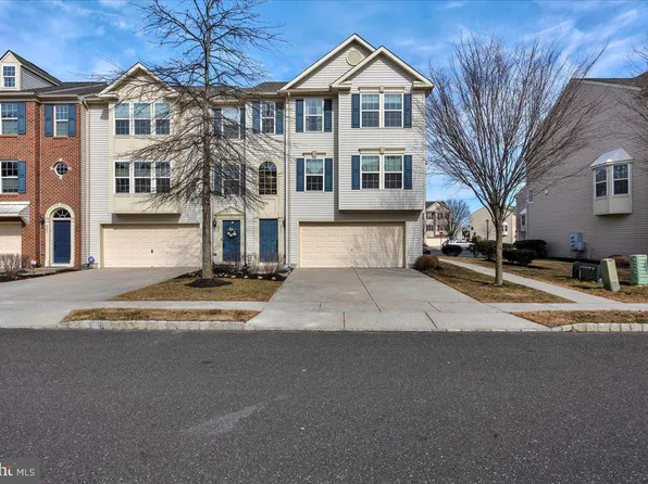 211 Nathan Dr, Riverton, NJ 08077