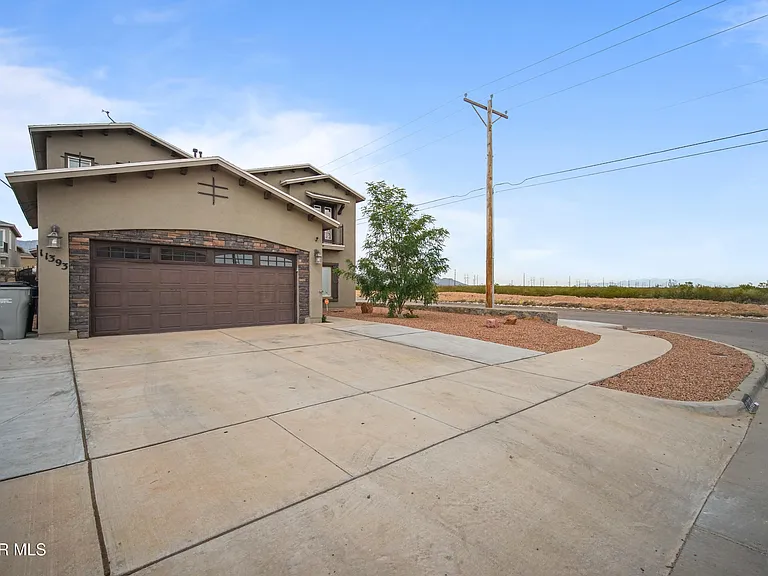 11393 Bullseye St — Photo 2
