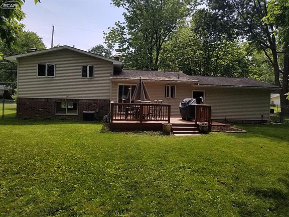 3rd image of 4384 Dixon Dr