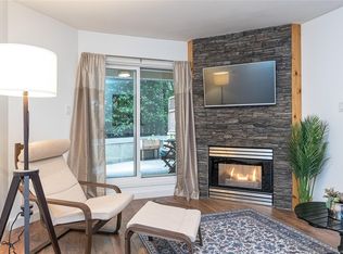 2710 Grosvenor Rd, Victoria, BC V8T 3M9