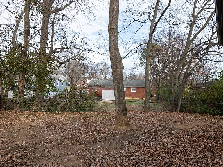 561 Singer Dr #B — Photo 28