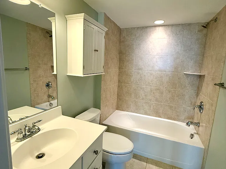 Downstairs full bathroom