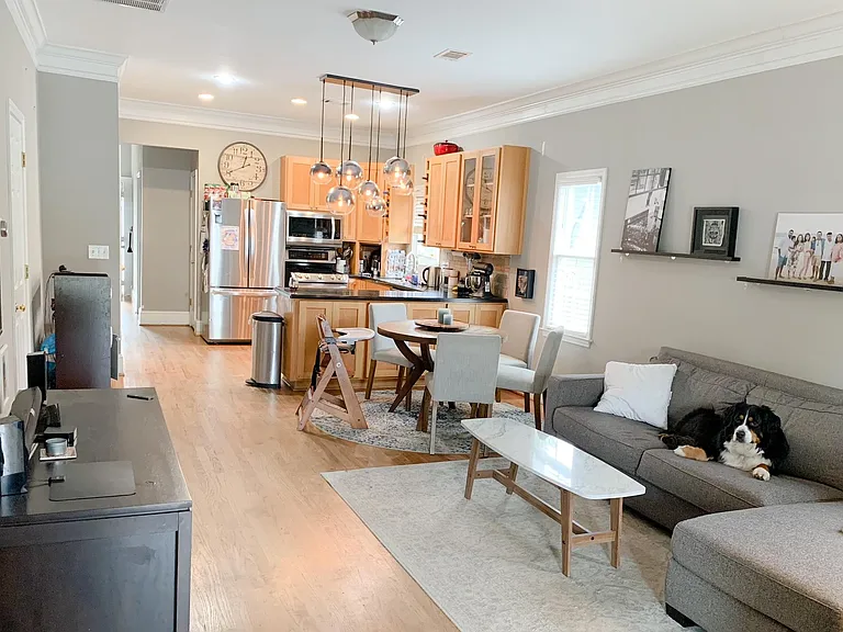 1045 Boulevard Dr SE — Photo 3