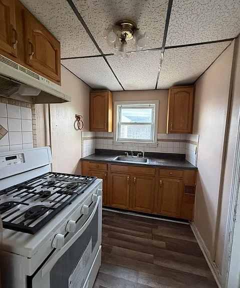 2205 S Main St — Photo 12