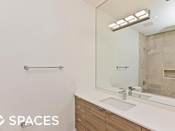 5th image of 3460 N Lincoln Ave #203