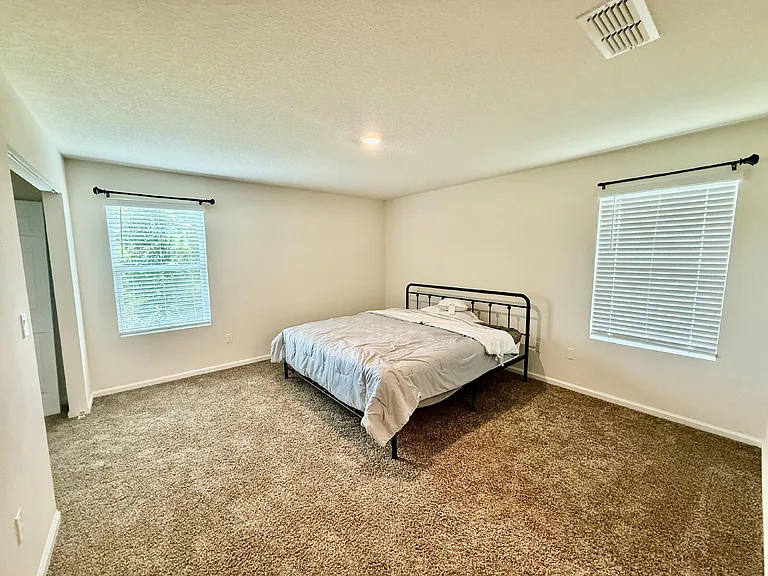 887 Capitol Pkwy — Photo 7
