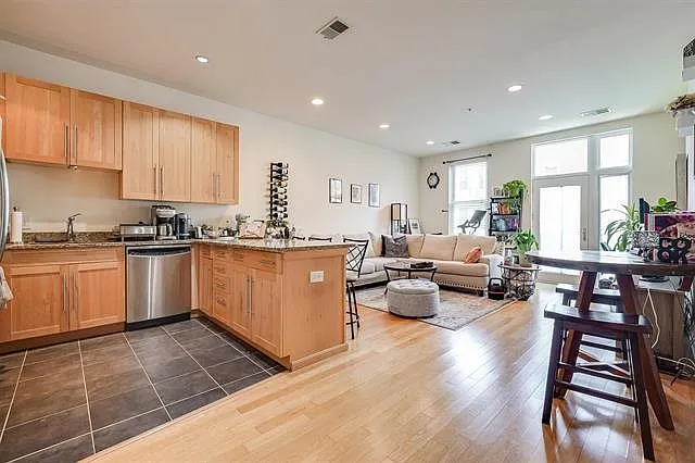 1100 Adams St #513 — Photo 7