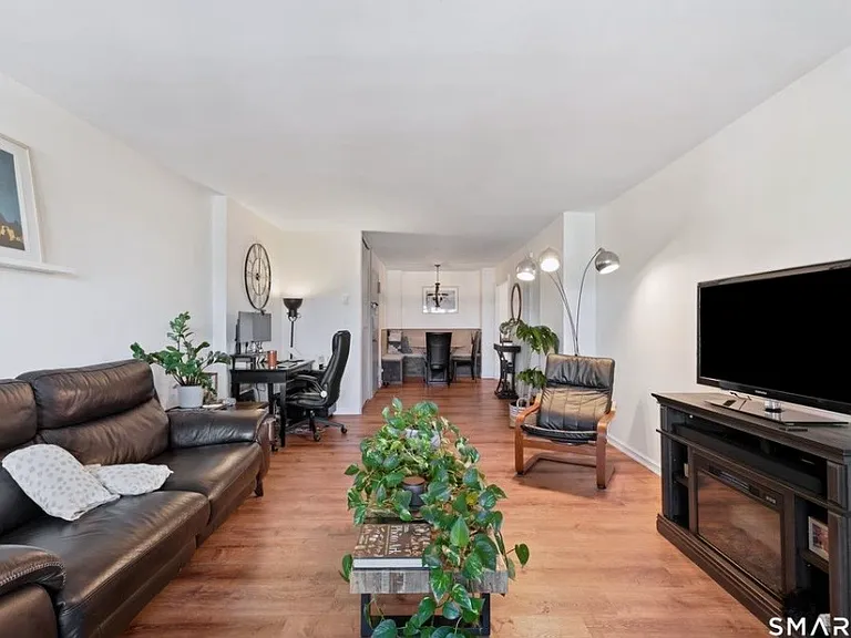 30 Glenbrook Rd #2E — Photo 6