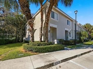 5703 NW 48th Ave, Pompano Beach, FL 33073