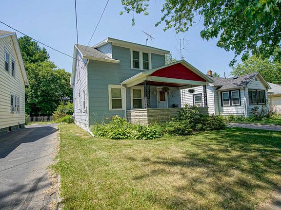 3rd image of 921 Dayton Ave