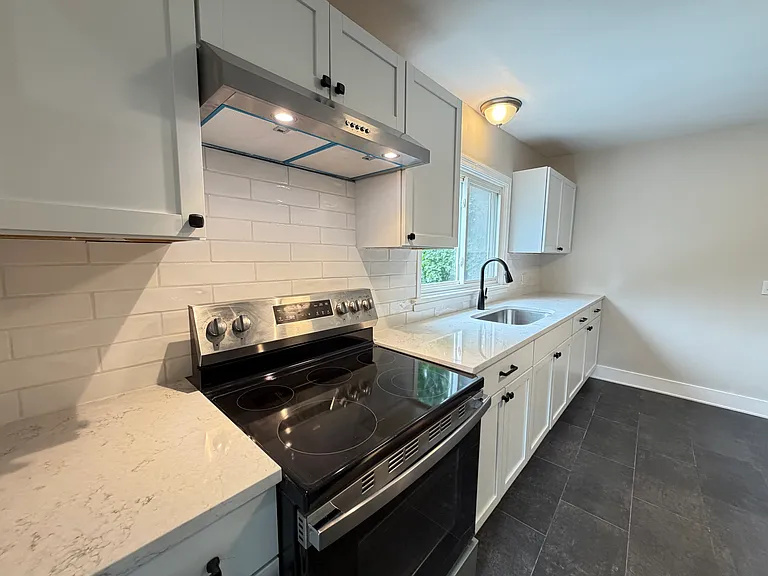 320 Chestnut St #2 — Photo 14