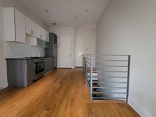3rd image of 472 Lafayette Ave #1A