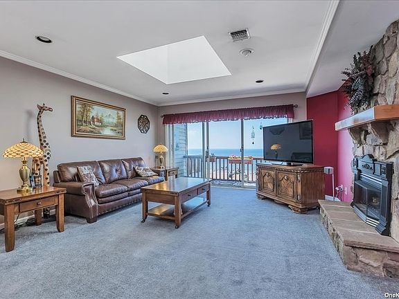 5th image of 212 Fox Hill Dr #212