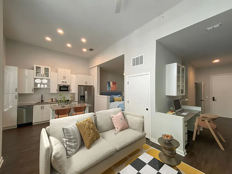 Cirrus Apartments — Photo 24